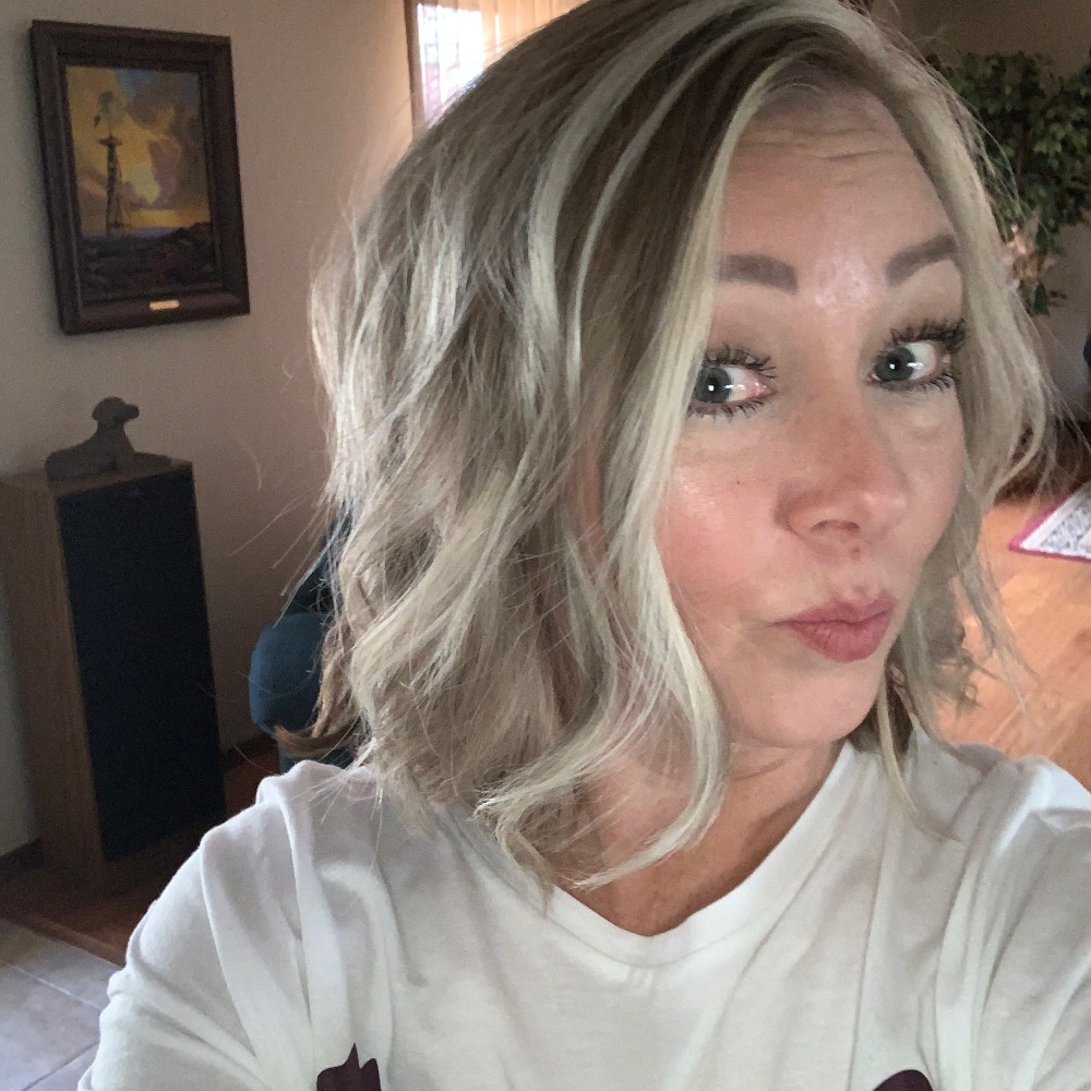 Meet your Posher, April